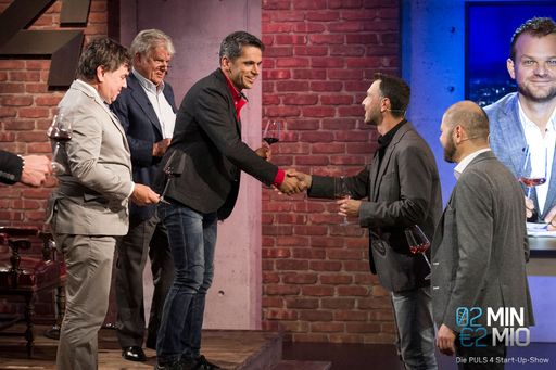 Herbert Zerche und Michael Prünner beim Zuschlag durch Michael
Altrichter.