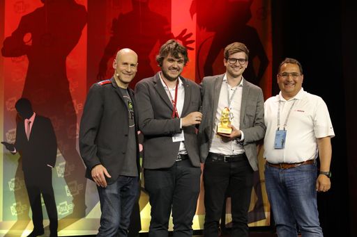 Von links: Ori Inbar, CEO und AWE-Mitbegründer,
Philipp Landgraf, Holo-Stylus Lead Developer, Luis Bollinger, CMO
und Holo-Light-Mitbegründer, Jürgen Lumera von Bosch, einem der
Goldsponsoren.