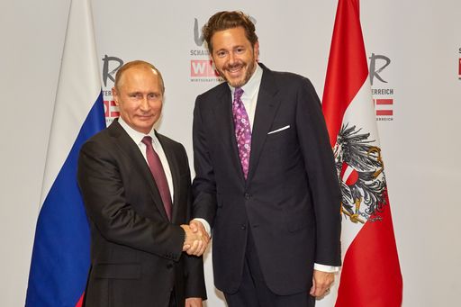 © photonews.at/Georges Schneider - Wien 05.06.2018
- Zu einem Österreichisch-Russischen Geschäftsrat in der WKO lud der
Präsident der Wirtschaftskammer Österreich, Mahrer, den russischen
Präsidenten Putin in die Wirtschaftskammer. PHOTO: WKO-Präsident
Harald Mahrer, der russische Präsident Vladimir Putin,