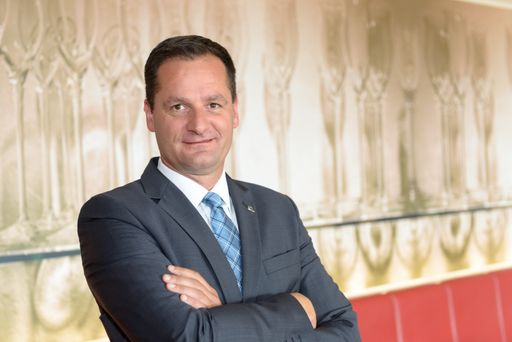 Reinhold Resch, Landesdirektor UNIQA Tirol freut
sich über das solide Ergebnis 2017.