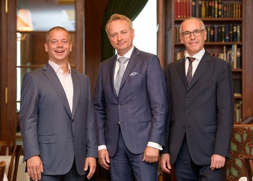  https://www.apa-fotoservice.at/galerie/13777 Fabian Keller,
Vorstandsvorsitzender FACTO AG; André Bujara, Gesamtprojektleiter
FACTO Österreich und Dr. Alexander Klauser, Verbraucherschutzexperte
und Rechtsanwalt.