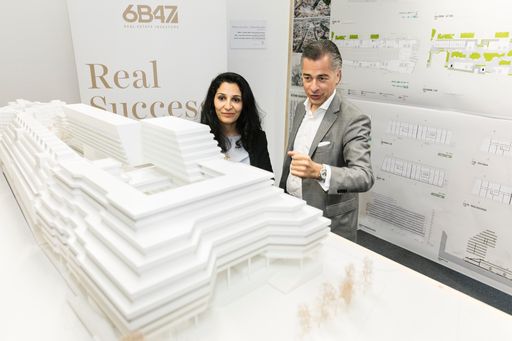 https://www.apa-fotoservice.at/galerie/14165 im Bild designierte
Bezirksvorsteherin Mag. Saya Ahmad (SPÖ) und Vorstandsvorsitzenden
6B47 Mag. Peter Ulm