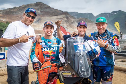 Vorschau Bild von Heinz Kinigadner, Matthias Walkner, Stephane
Peterhansel and Karl Katoch pose for a portrait during the Red Bull
Hare Scramble 2018 in Eisenerz, Austria on June 2, 2018 // Philip
Platzer/Red Bull Content Pool // AP-1VUSS93S52111 // Usage for
editorial use only // Please go to www.redbullcontentpool.com for
further information. //