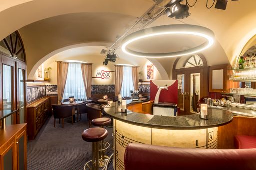  Mit einer neugestalteten Bar würdigt das Austria
Classic Hotel Wien den berühmten Max Steiner, den Vater der
Filmmusik, der in diesem Haus 1888 geboren wurde.