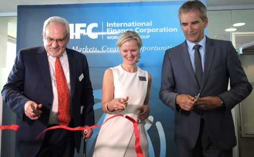 Finanzminister Löger bei der Eröffnung des
IFC-Regionalbüros