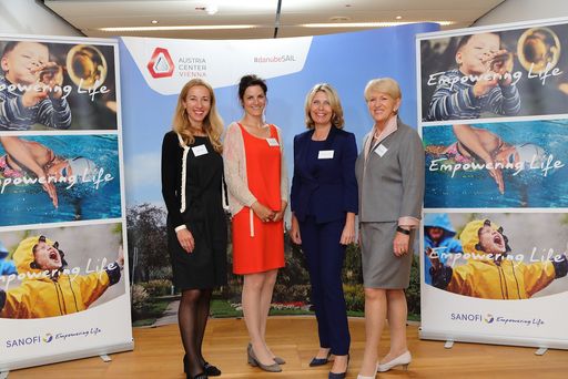 Mag.a Sabine Radl, Geschäftsführerin Sanofi-Aventis GmbH, Dr.in
Susanne Baumann-Söllner, Direktorin Austria Center Vienna,
Univ.-Prof.in Dr.in Gabriela Kornek, Ärztliche Direktorin AKH Wien,
Maria Rauch-Kallat, MBA, Obfrau Club alpha.