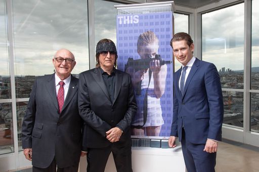Bundeskanzler Sebastian Kurz eröffnete Helnweins „I
saw this” am Wiener Ringturm