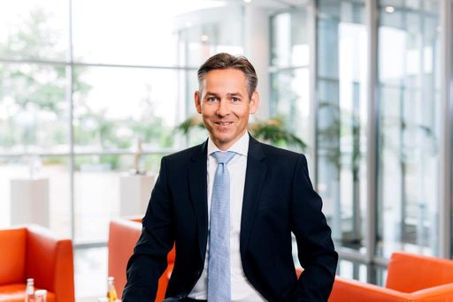 Vorschau Bild von Norbert Rotter, Vorstandsvorsitzender der itelligence AG Weiterer
Text über ots und www.presseportal.de/nr/24336 / Die Verwendung
dieses Bildes ist für redaktionelle Zwecke honorarfrei.
Veröffentlichung bitte unter Quellenangabe: "obs/itelligence AG"