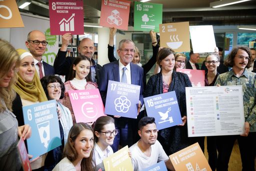 Vorschau Bild von Im Zentrum der Präsentation: die
Nachhaltigkeitsziele der Vereinten Nationen