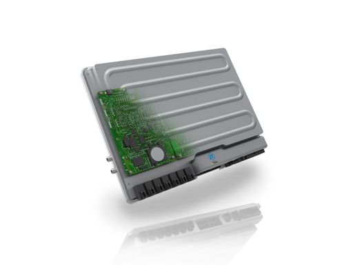 Mobiler Supercomputer als einer der Schlüssel zu smarter
Speditionslogistik: Der Zentralcomputer ZF ProAI managt sowohl im
Innovation Truck als auch im Terminal Yard Tractor alle
Autopilot-Funktionen, sprich die gesamte Längs- und Querführung.
Weiterer Text über ots und www.presseportal.de/nr/66240 / Die
Verwendung dieses Bildes ist für redaktionelle Zwecke honorarfrei.
Veröffentlichung bitte unter Quellenangabe: "obs/ZF Friedrichshafen
AG/Felix Kästle"