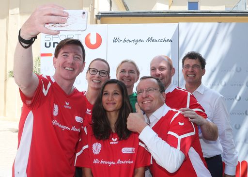Vorschau Bild von ST.POELTEN,AUSTRIA,30.JUN.18 - VARIOUS SPORTS -
Sportunion Bundestag. Image shows Peter McDonald, Michaela Huber,
Pamela Forster, Yvonne Schuring, Dominik Schrott, Urs Tanner and
Wilfried Drexler..Photo: GEPA pictures/ Christian Ort