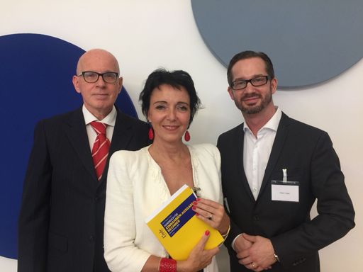  Die Autoren Wolfgang Berger, Eva Pernt und Peter
Unger (v.l.n.r.)