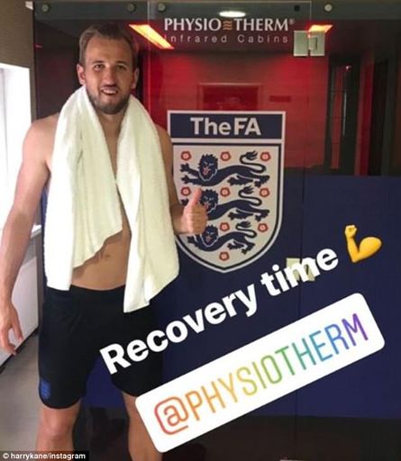 Vorschau Bild von Harry Kane posiert auf Instagram vor der Physiotherm
Infrarotkabine