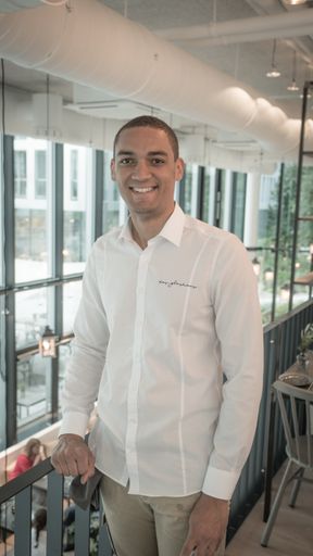 Vorschau Bild von Marcel Mudenda - Barchef DAS GLASHAUS