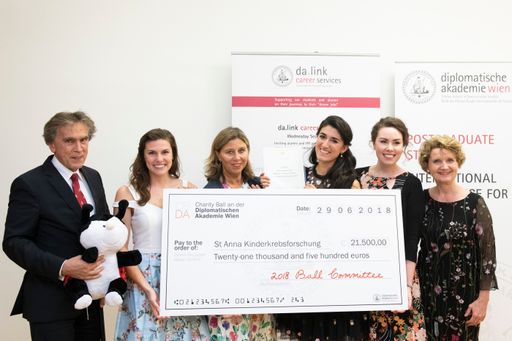 Charity-Ballkomitee der Diplomatischen Akademie
Wien spendet €21.500 an die St. Anna Kinderkrebsforschung