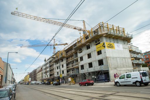 Vorschau Bild von Pragerstraße 105, 1210 Wien Projektart:
Investorenprojekt / Bank Austria Real Invest (Mietwohnungen)
Projektgröße: 16.725 m² Anzahl der Wohnungen: 252 Fertigstellung:
ca. 4. Quartal 2018