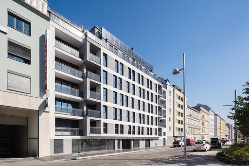 Vorschau Bild von TrioLiving, Rennweg 52 / Aspangstraße 27, 1030 Wien
Projektart: Anlage-/ vorsorgeprojekt, Eigentumswohnungen
Projektgröße: 7.000 m² Anzahl der Wohnungen: 114 Fertiggestellt:
September 2017
