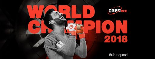Hugo Lloris, Kapitän der französischen Fußball Nationalmannschaft
ist Weltmeister 2018. | Foto: Pressefoto ULMER / Hugo Lloris wird
mit uhlsport Torwarthandschuhen Weltmeister / Hugo Lloris und
Danijel Subasic trugen im WM-Finale 2018 Torwarthandschuhe von
uhlsport / Weiterer Text über ots und www.presseportal.de/nr/131223
/ Die Verwendung dieses Bildes ist für redaktionelle Zwecke
honorarfrei. Veröffentlichung bitte unter Quellenangabe:
"obs/uhlsport GmbH"