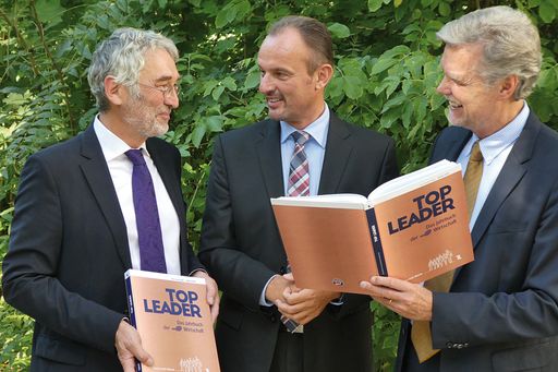  Herausgeber Martin Wrana, Chefredakteur Arne
Johannsen, Beiratsvorsitzender Reinhard Göweil