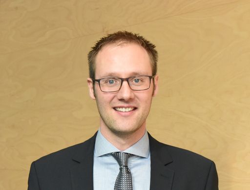 Als habilitierter Ökonom konzentriert sich Thomas
Stöckl auf experimentelle Finanzmarktforschung.