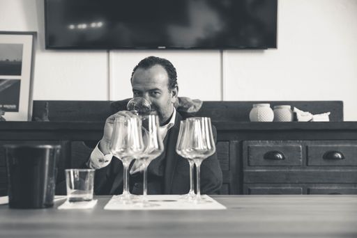 Vorschau Bild von Gerhard Kracher bei der gesetzten Verkostung im
Weinlaubenhof Kracher