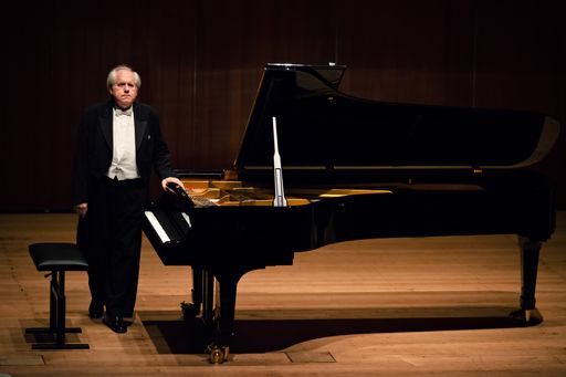 Meisterpianist Grigory Sokolov am 10. August im
Schloss Esterházy