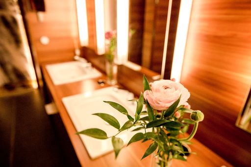 Vorschau Bild von In der Geberit WC-Oase konnten die Besucher des
VIP- Bereiches des Vienna Major 2018 das einzigartige Frischgefühl
erleben, das Geberit AquaClean bietet.