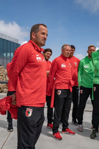 Vorschau Bild von Gelungene Abwechslung zum Trainingsalltag für Coach Manuel Baum
(l.) und sein Team.