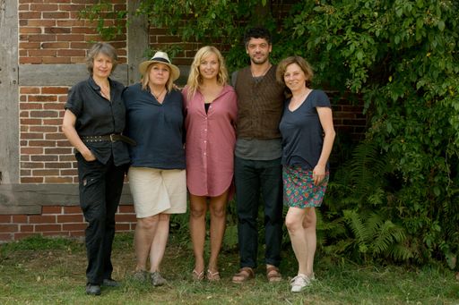 Von links nach rechts: Birgit Gudjonsdottir (Kamera), Esther
Gronenborn (Regie), Nadja Uhl (Rolle Katja Brühning), Carlo Ljubek
(Rolle Daniel) und Heike Vossler (Produzentin) / Weiterer Text über
ots und www.presseportal.de/nr/126258 / Die Verwendung dieses Bildes
ist für redaktionelle Zwecke honorarfrei. Veröffentlichung bitte
unter Quellenangabe: "obs/Constantin Television/© ARD Degeto/Volker
Roloff"