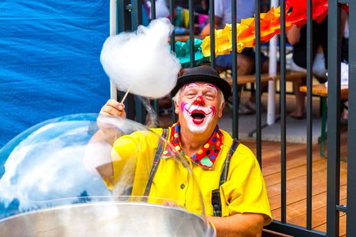Clowns, Hüpfburgen, Kinderdisco und viele weitere
Specials bei den a&o Family Days