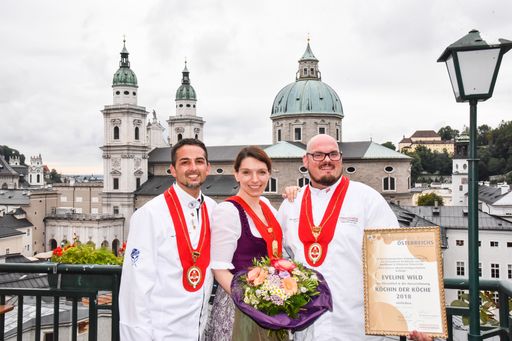 KM Alexander Forbes Jr., Vizepräsident VKÖ -
Eveline Wild, Köchin der Köche 2018 , KM. Mike P. Pansi Präsident
VKÖ