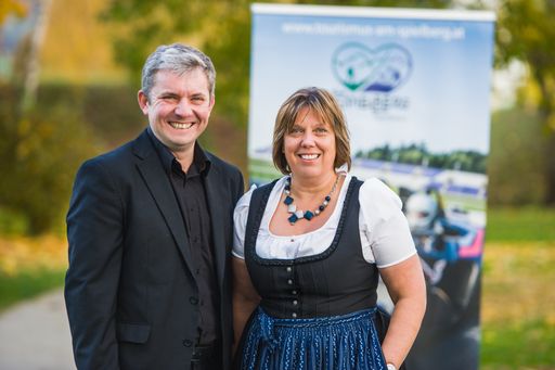  Spielberg Touristiker: Im Bild v.l.n.r.: Michael
Ranzmaier-Hausleitner, Vorsitzender, Tourismusregion Spielberg;
Manuela Machner, Geschäftsführerin, Tourismusregion Spielberg