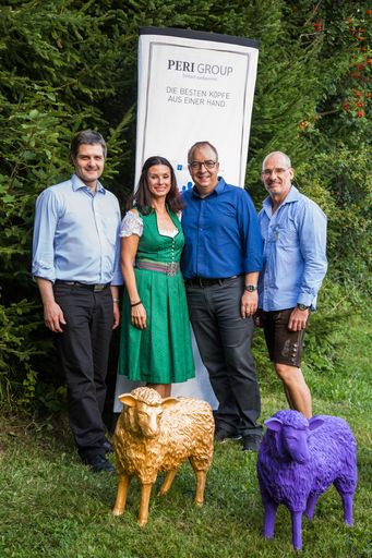  v.l. Mag. Martin Schaffenrath, Vorsitzender-Stv.
des Verbandsvorstandes im Hauptverband der österreichischen
Sozialversicherungsträger, Sonja Klima, Präsidentin der Ronald
McDonald Kinderhilfe, Univ.-Prof. Dr. Michael Gnant, Leiter der
Universitätsklinik für Chirurgie der Medizinischen Universität Wien,
Mag. Hanns Kratzer, PERI Group