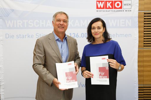  WKW-Präsident Walter Ruck und Unternehmerin
Isabella Jaburek-Nourry bei der Pressekonferenz