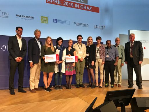  Die TeilnehmerInnen der Alpbach Session des Falling Walls Lab
Austria mit den Chairs Hermann Hauser, Jürgen Mlynek und Wolfgang
Knoll.