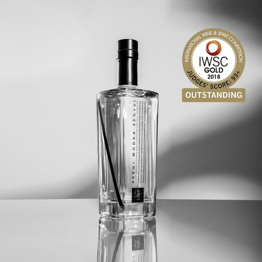 Vorschau Bild von WODKA LINIA insitu, Flasche mit IWSC Medaille