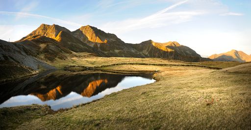 Vorschau Bild von Wildromatische Bergseen auf dem Weg zum Gipfel