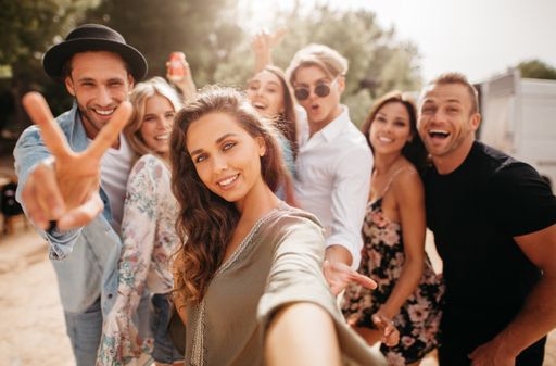 Neu bei RTL II: "Ibiza Diary" mit Natascha Ochsenknecht und
Philipp Stehler / "Ibiza Diary" erzählt die Geschichte von Mara
(Samira Dimino), die zu ihrem Vater nach Ibiza zieht. Sie möchte
dort ein neues Leben beginnen, nachdem sie in Deutschland wegen
schlimmen Cyber-Mobbings und Problemen zu Hause nicht mehr bleiben
konnte. Weiterer Text über ots und www.presseportal.de/nr/6605 / Die
Verwendung dieses Bildes ist für redaktionelle Zwecke honorarfrei.
Veröffentlichung bitte unter Quellenangabe: "obs/RTL II/Sebastian
Heberlein"