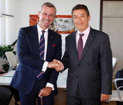 Bundesminister Norbert Hofer (links) mit EASA-Executive Officer
Patrick Ky.