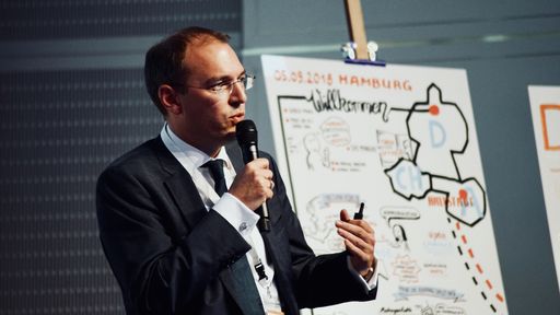 Oliver Gößler, Managing Director Germany, Austria & CEE der
Montblanc Deutschland GmbH während seiner Rede "Montblanc und China:
Brand Developments". (c) DACHINA interchange Management GmbH.
Weiterer Text über ots und www.presseportal.de/nr/131727 / Die
Verwendung dieses Bildes ist für redaktionelle Zwecke honorarfrei.
Veröffentlichung bitte unter Quellenangabe: "obs/DACHINA
Markendialog/Taizhi Shao"