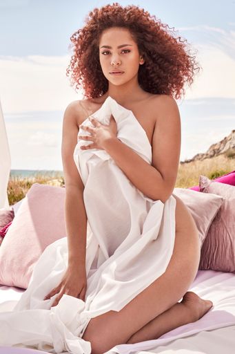 Vorschau Bild von Ines beim Nacktshooting.