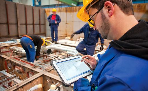 Vorschau Bild von Mitarbeiter bei der Stahlabnahme / Neue Chancen - MEYER WERFT
wächst weiter / Der Kreuzfahrtmarkt wächst, das Werft-Team wächst /
Weiterer Text über ots und www.presseportal.de/nr/131540 / Die
Verwendung dieses Bildes ist für redaktionelle Zwecke honorarfrei.
Veröffentlichung bitte unter Quellenangabe: "obs/Meyer Werft GmbH &
Co. KG/Meyer Werft / Michael Wessels"