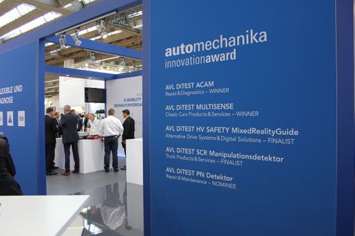 Von Abgasmessung bis Klimaservice, von OEM-Solutions bis
E-Mobility: Der breite Mix des Prüf- und Messtechnik Spezialisten
AVL DiTEST begeisterte auf der Automechanika 2018 unzählige
Besucher.