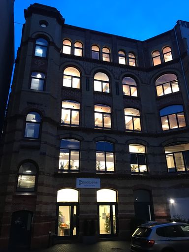 audibene GmbH erfolgreich in der Schweiz - zweiter Standort jetzt
in Zürich: Das audibene-Büro in Berlin - Sitz des Managements und
der zentralen Funktionen / Weiterer Text über ots und
www.presseportal.de/nr/107493 / Die Verwendung dieses Bildes ist für
redaktionelle Zwecke honorarfrei. Veröffentlichung bitte unter
Quellenangabe: "obs/audibene GmbH"