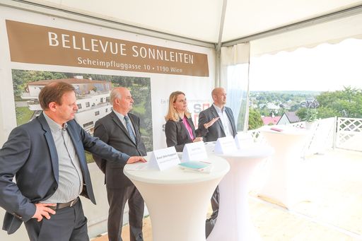 Vorschau Bild von Die Präsentation des Villenprojektes Bellevue Sonnleiten im
Rahmen des Spatenstichs.