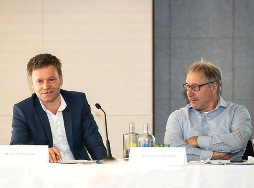  Bildrecht Geschäftsführer Günter Schönberger
(links) und Vincent van den Eijnde, Präsident der European Visual
Artists (EVA) wollen klare, gesetzliche Rahmenbedingungen, die die
Massennutzung von Bildern im Internet definieren.