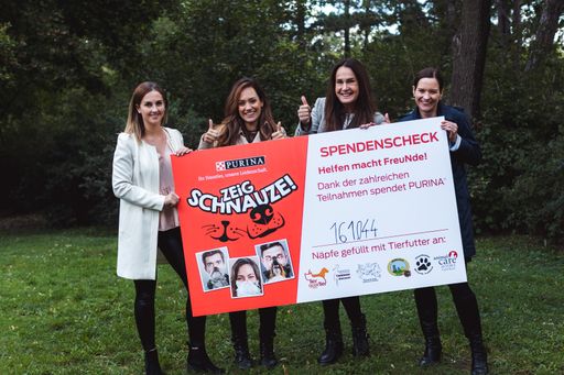 Vorschau Bild von Im Bild v.l.n.r. Anna Weihmann (Purina PetCare
Österreich), Sasa Schwarzjirg, Maggie Entenfellner, Gisèle Mugny
(Purina PetCare Österreich)