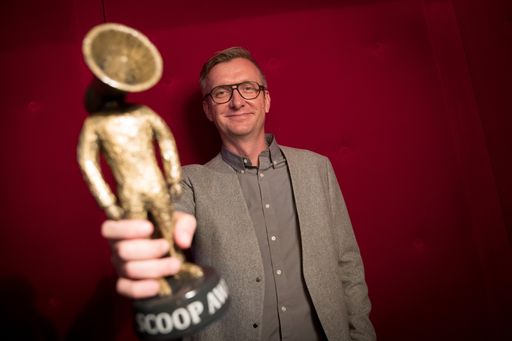 Jochen Wegner, Chefredakteur ZEIT ONLINE, mit dem scoop Award
2018 Weiterer Text über ots und www.presseportal.de/nr/8218 / Die
Verwendung dieses Bildes ist für redaktionelle Zwecke honorarfrei.
Veröffentlichung bitte unter Quellenangabe: "obs/dpa Deutsche
Presse-Agentur GmbH/Christian Charisius, dpa"