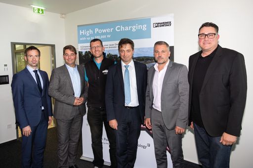 Vorschau Bild von Podiumsteilnehmer des Pressegesprächs anlässlich
der WAVE 2018 in Wien