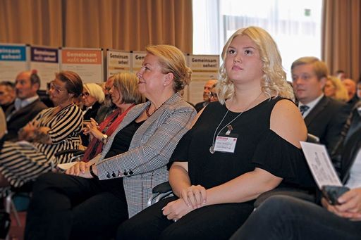 Vorschau Bild von Gut besuchte FOKUS WIRTSCHAFT: inklusiv//innovativ
- Veranstaltung am 27.09.2018 am Flughafen Wien mit Sozialministerin
Mag.a Beate Hartinger-Klein